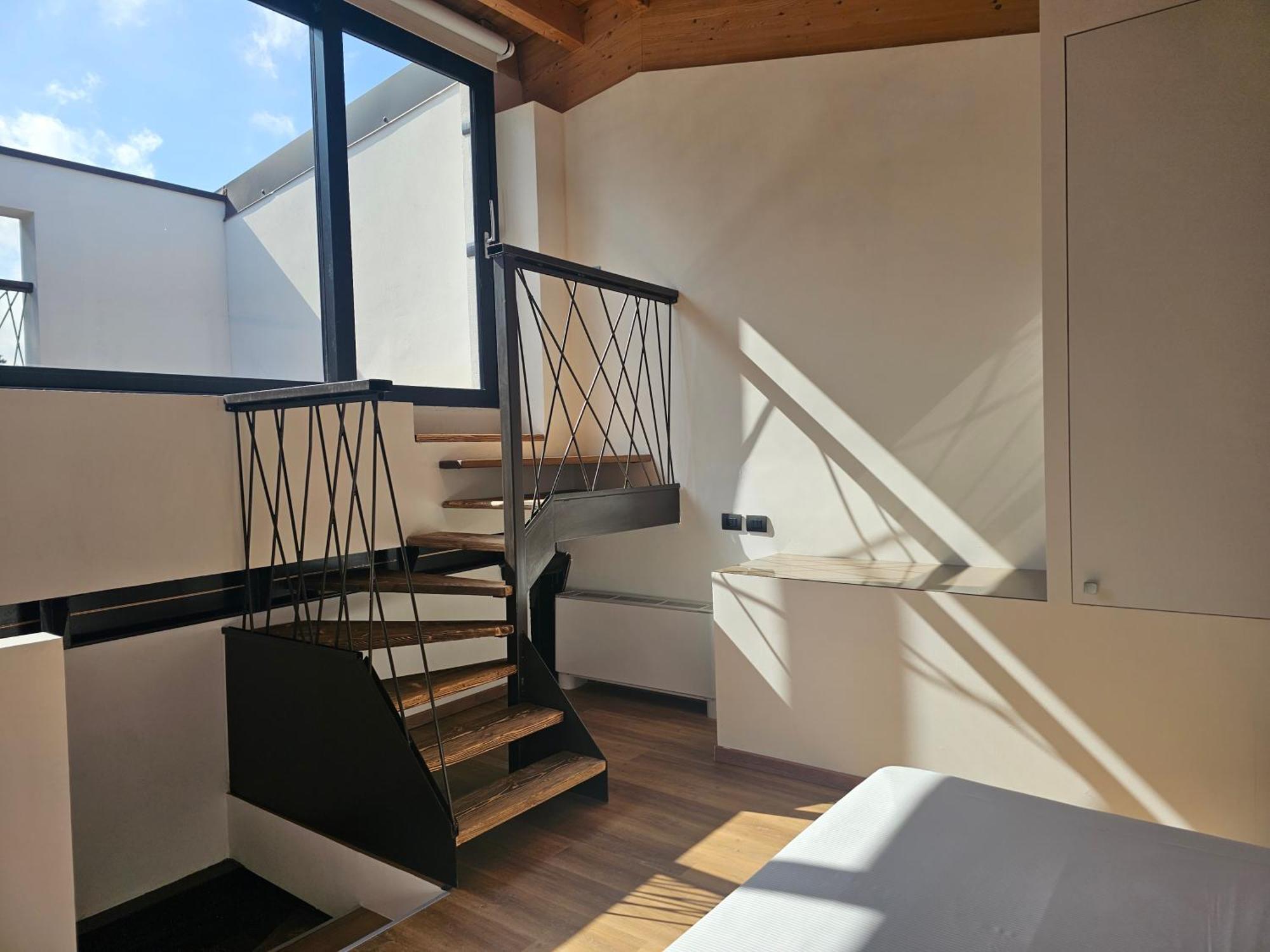 Mezzago Royal Suites Exterior photo